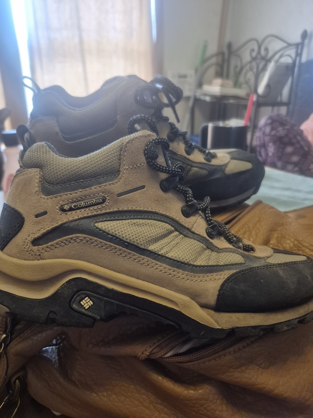 Columbia Tan and Black Lace-Up Women's Hiking Boots